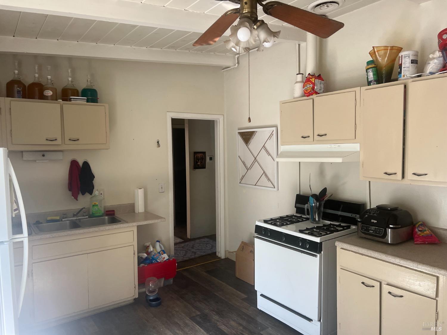 1591-1593 King St