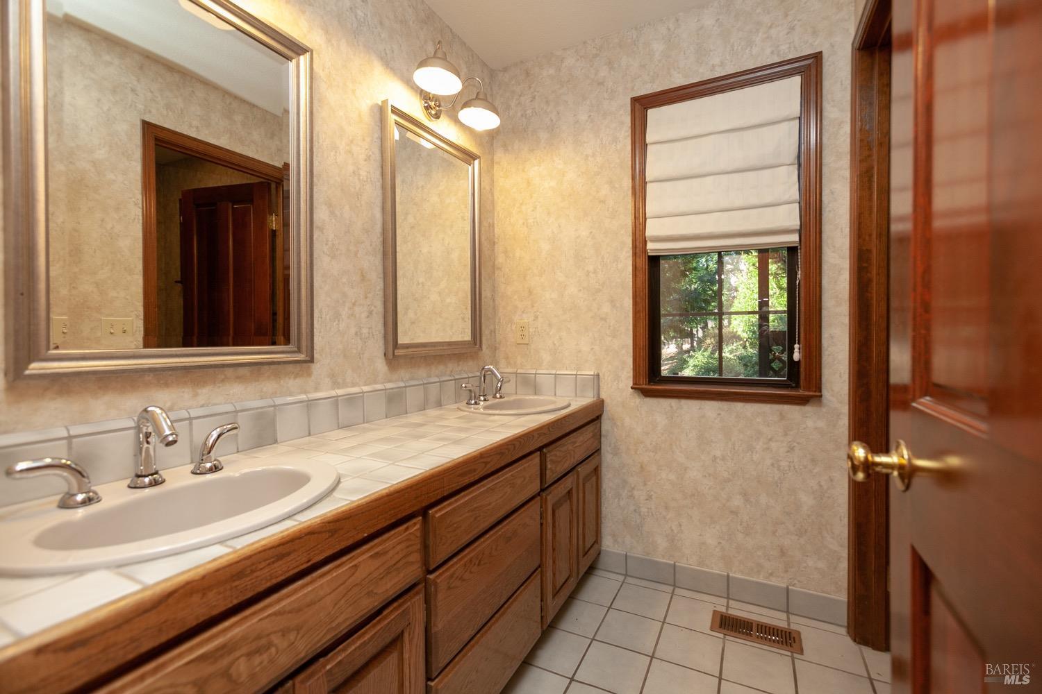 3821 Moss Hollow Ct