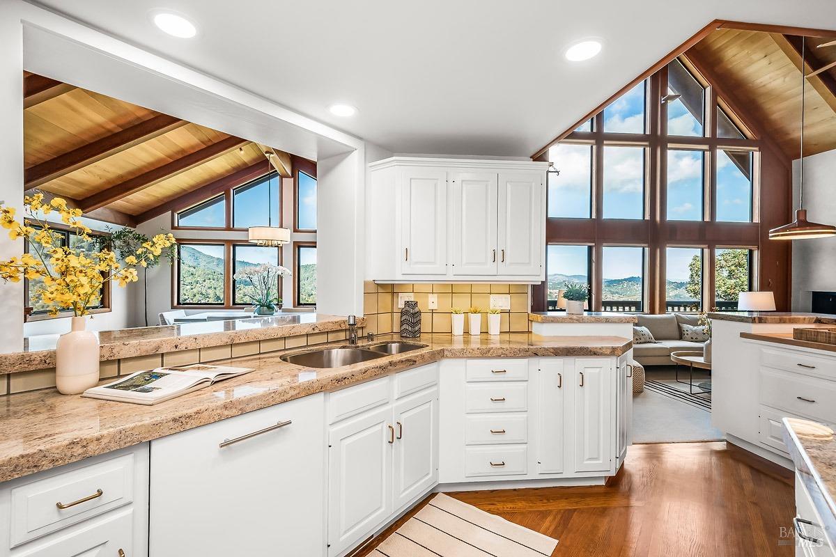 15 Fairview Ave