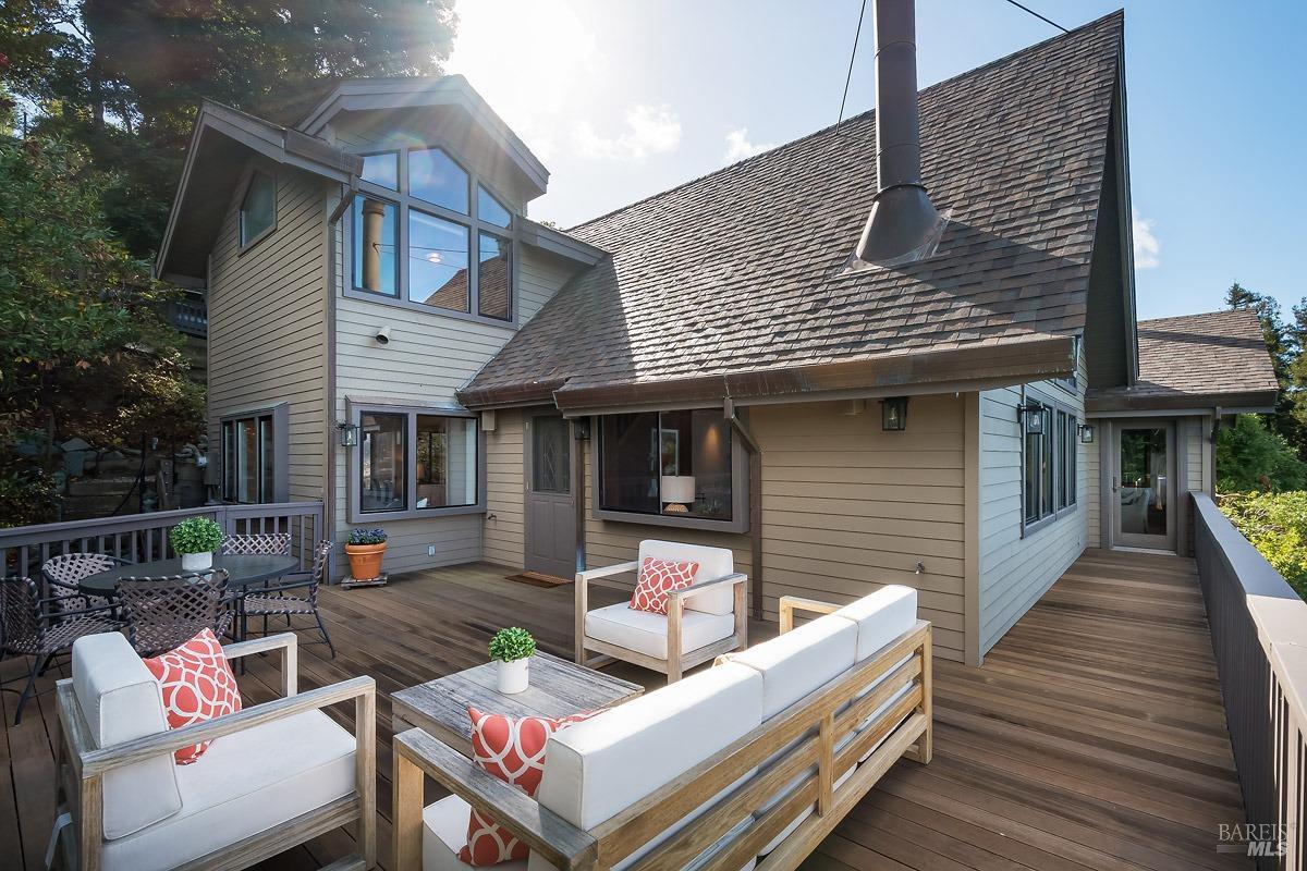 15 Fairview Ave