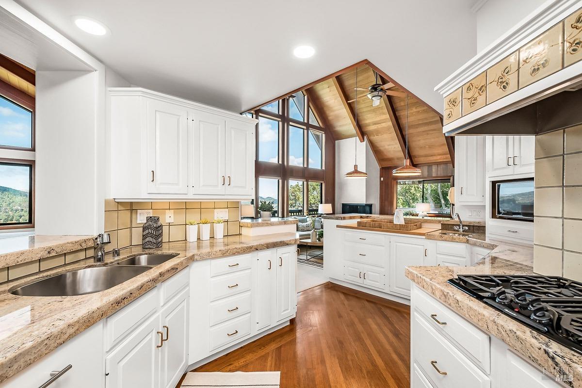 15 Fairview Ave