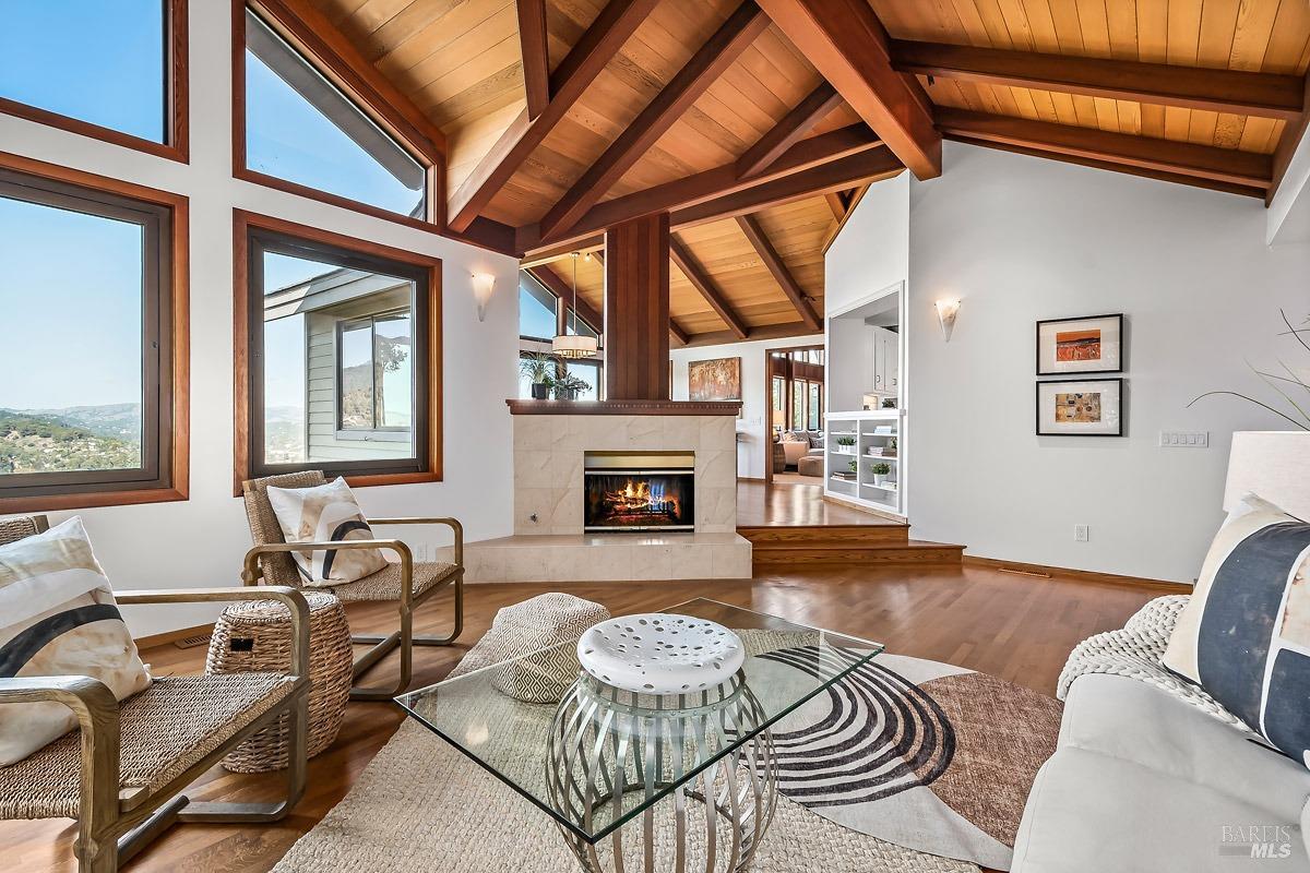 15 Fairview Ave