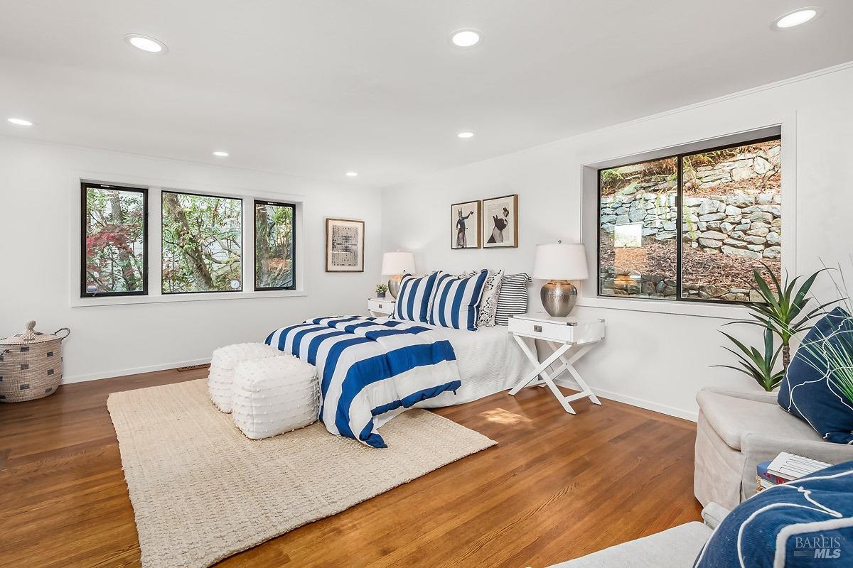 15 Fairview Ave
