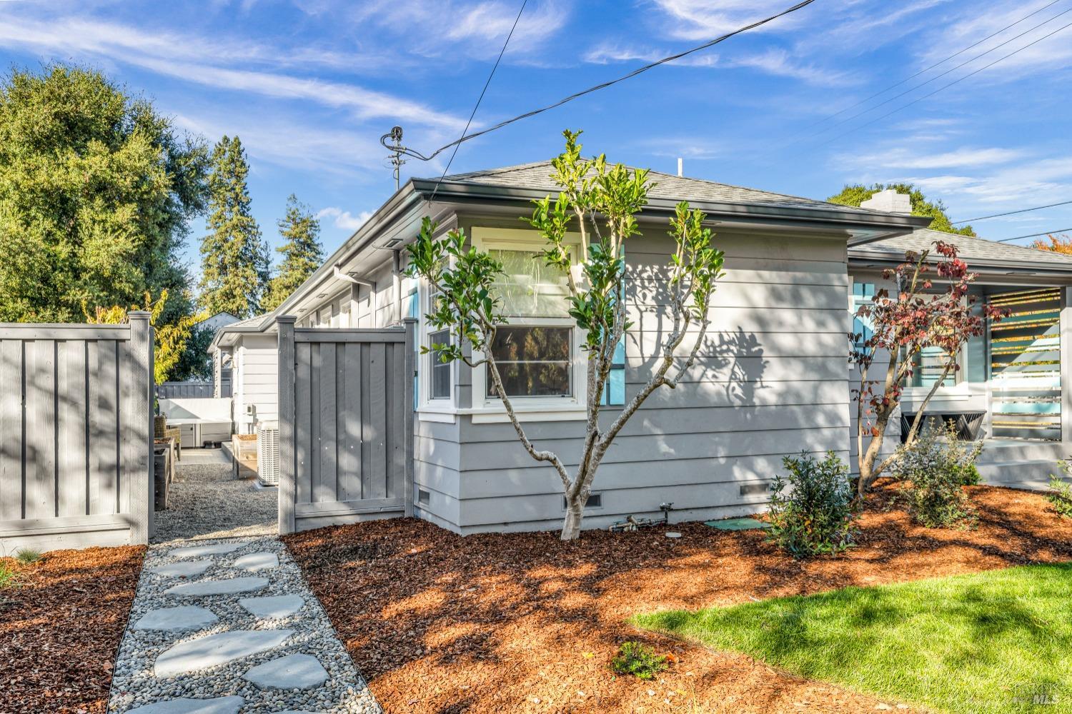 163 California Ave