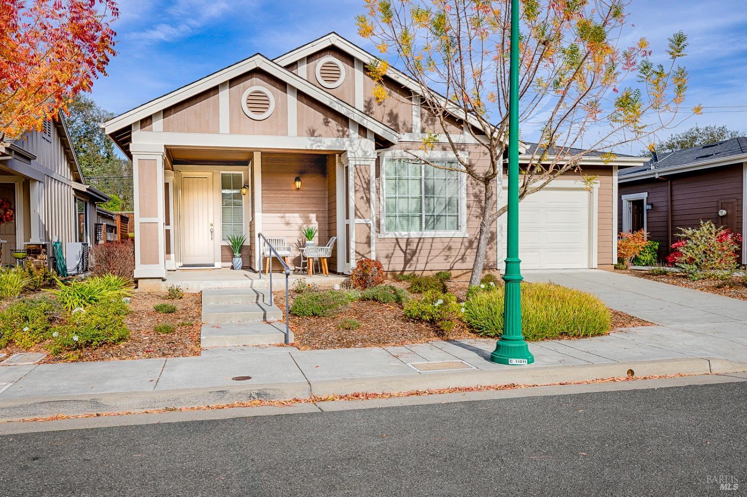 9323 Oak Trail Cir
