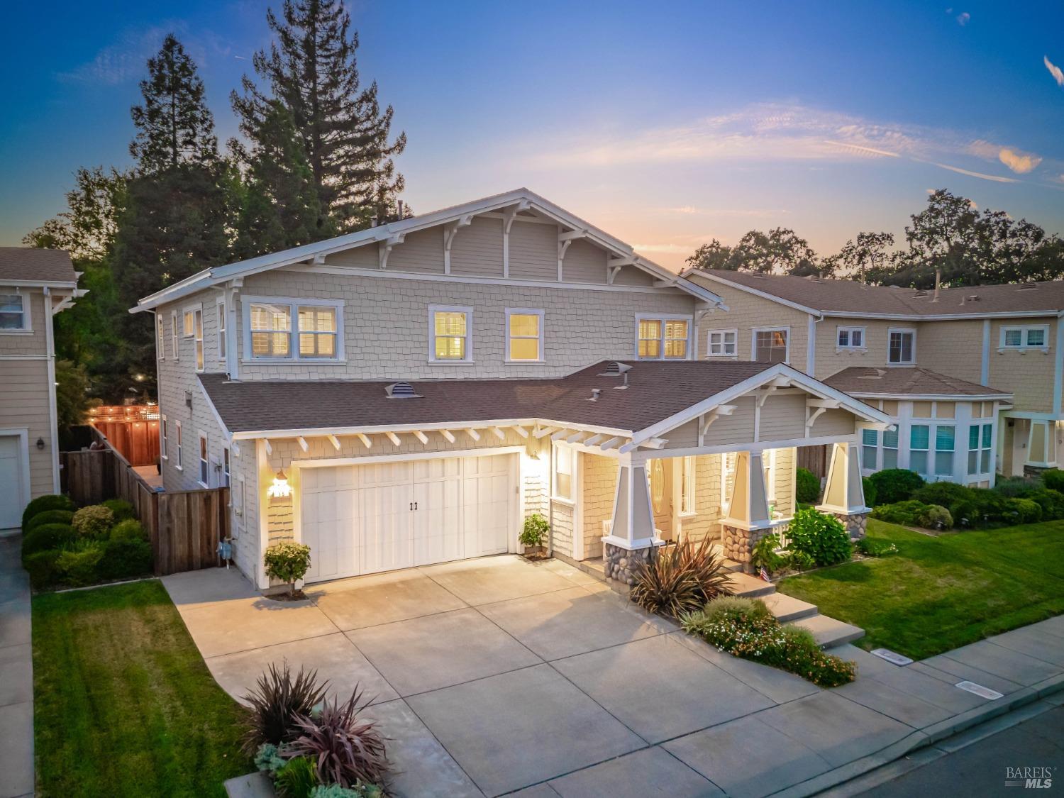 15 Catania Ct