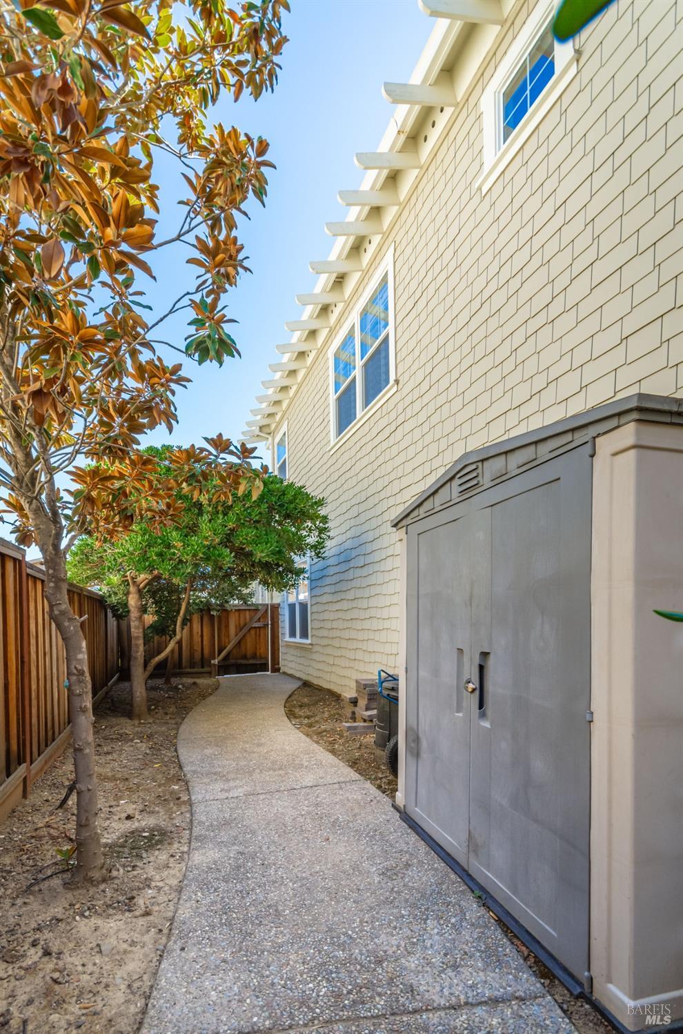 15 Catania Ct