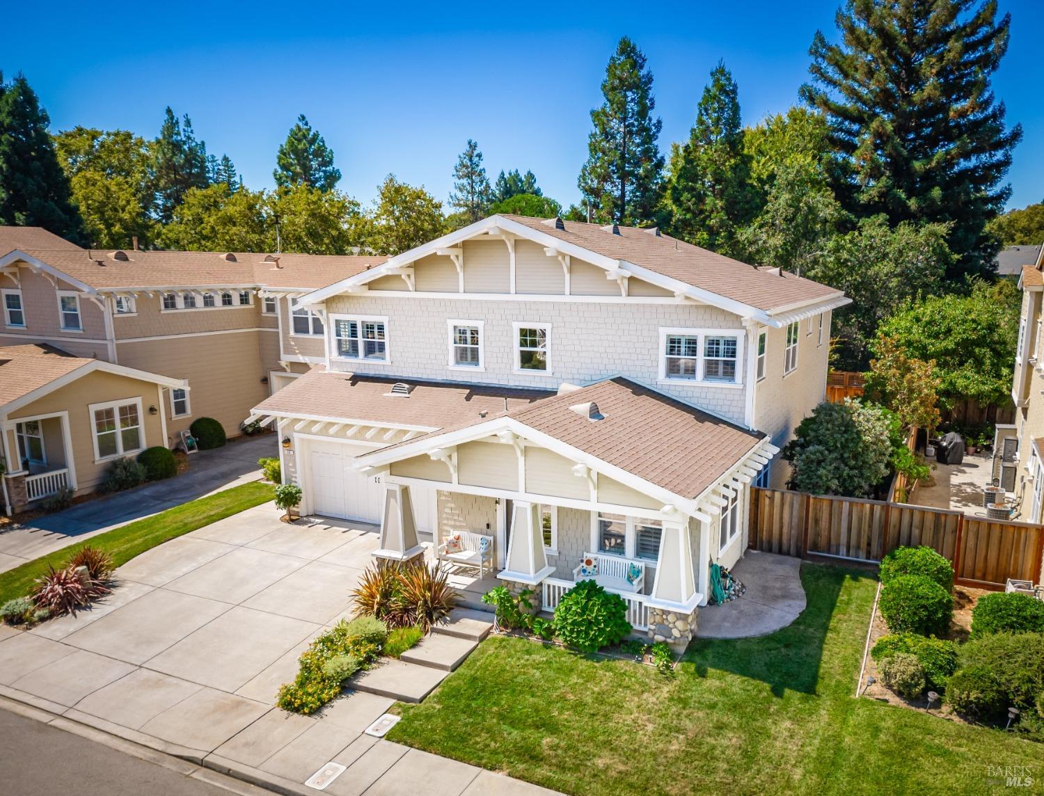 15 Catania Ct