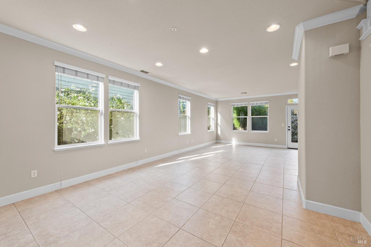 3245 Von Uhlit Ranch Rd