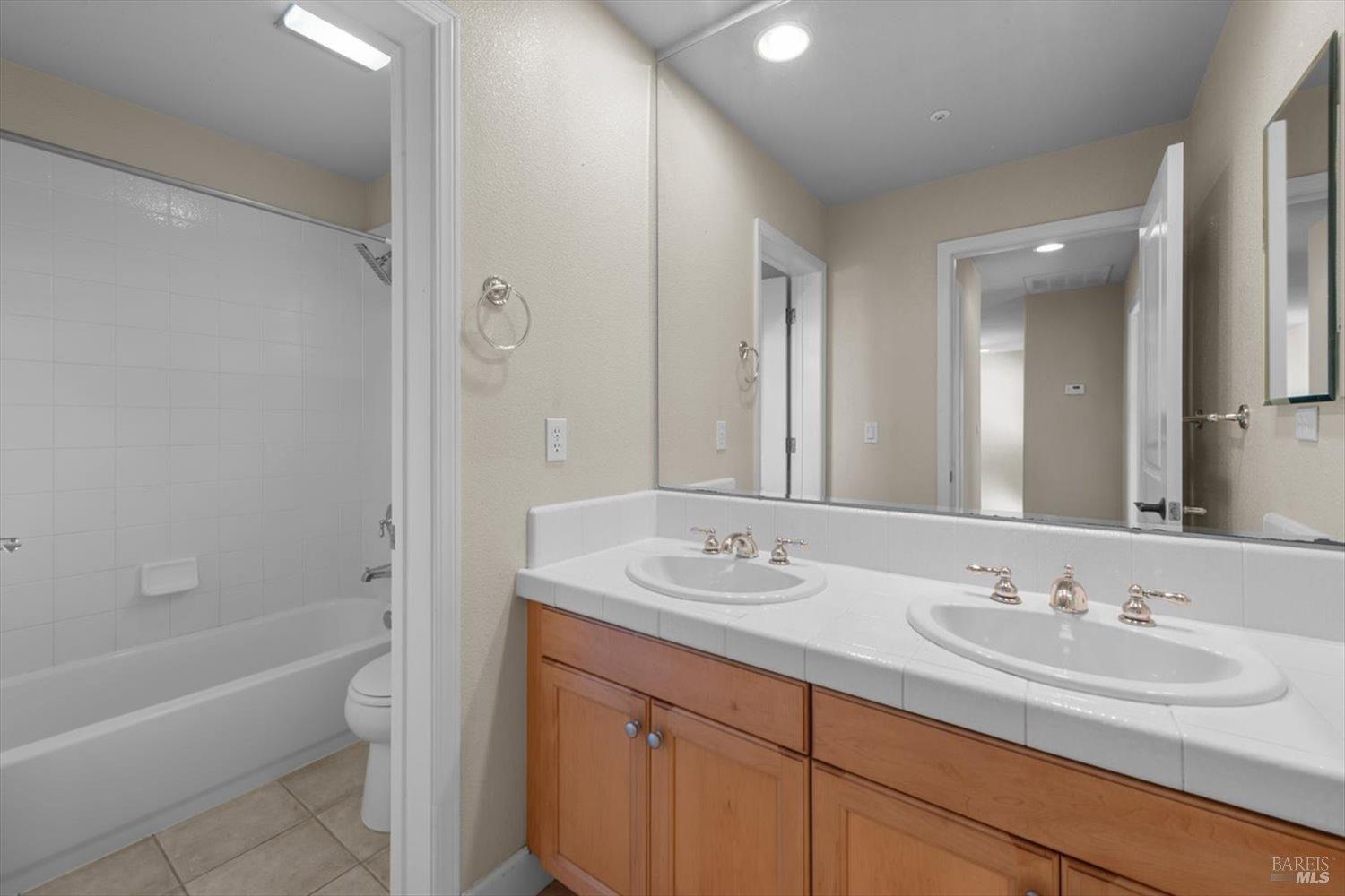3245 Von Uhlit Ranch Rd
