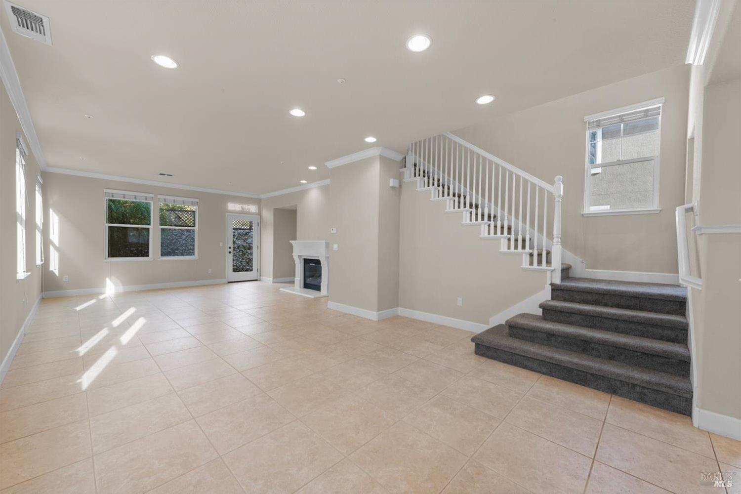 3245 Von Uhlit Ranch Rd