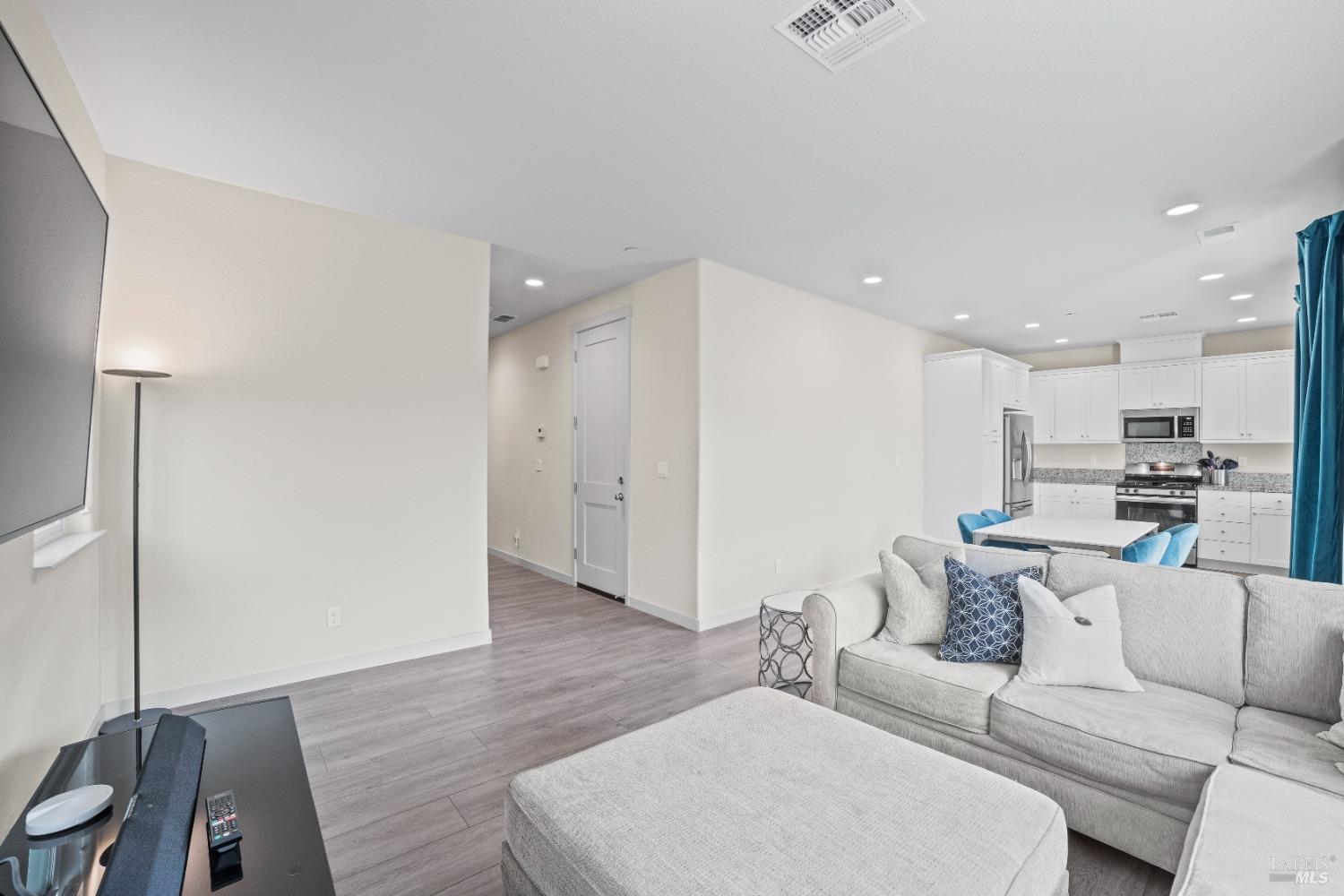 4467 Bahama Way