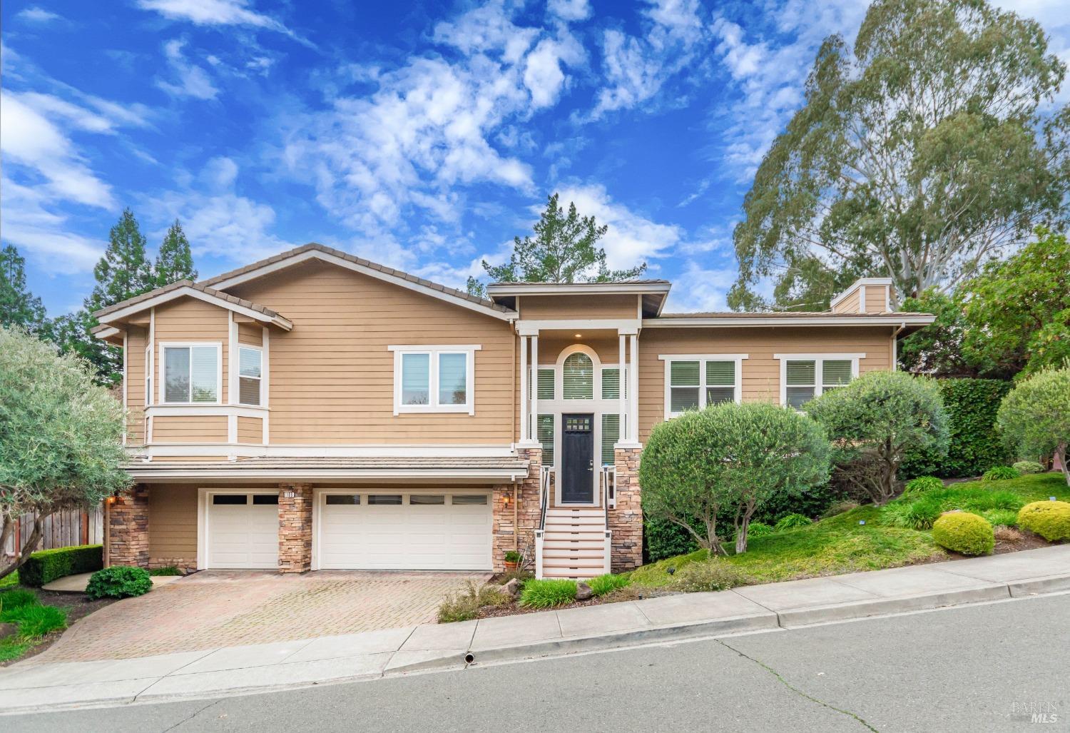 1109 Scenic Pl