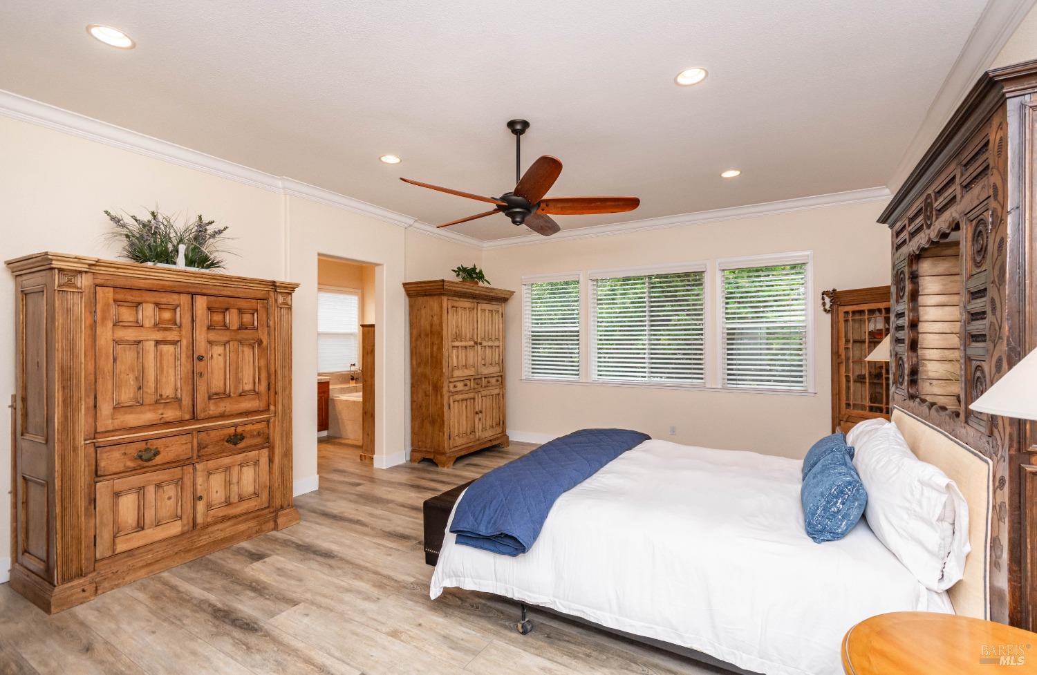 1109 Scenic Pl