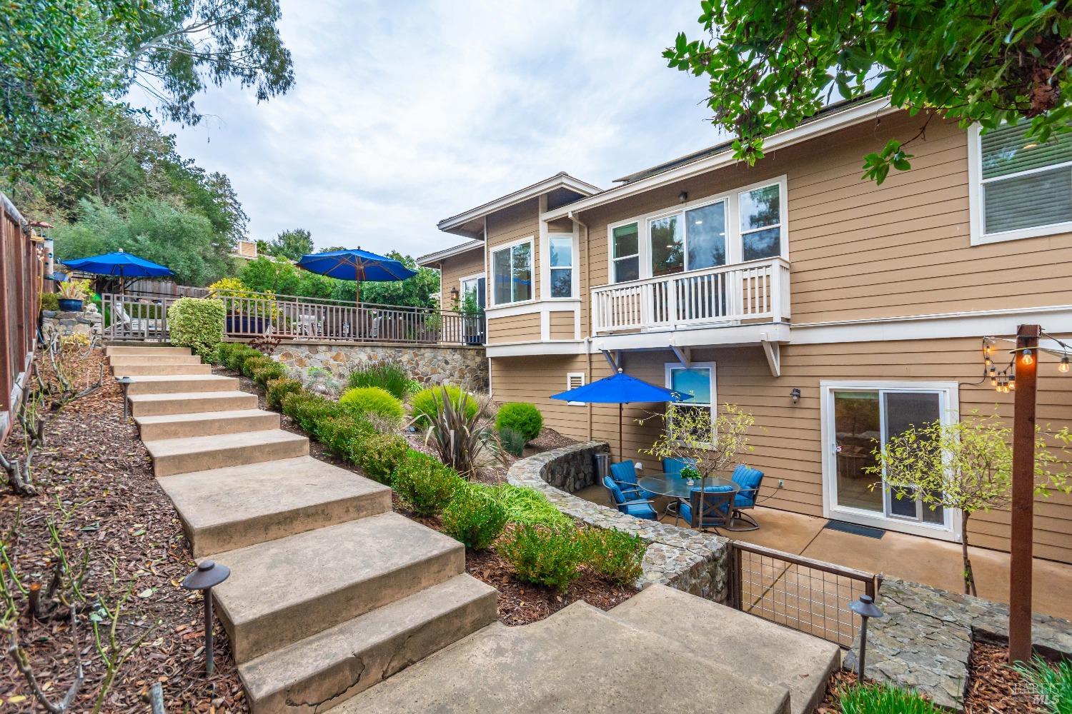 1109 Scenic Pl