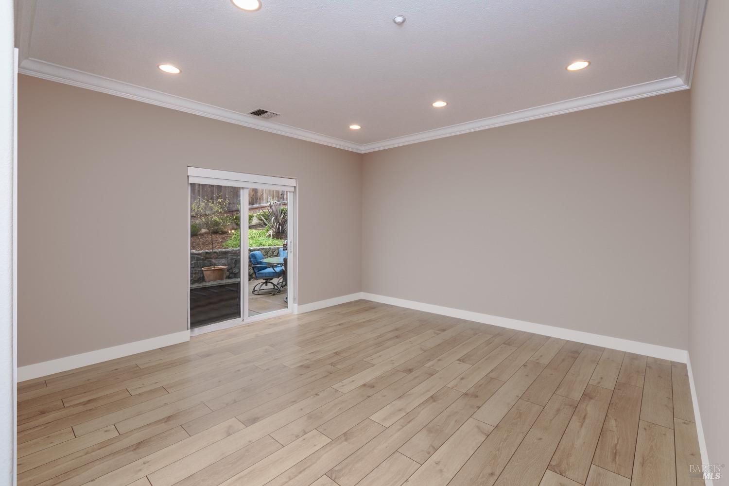 1109 Scenic Pl