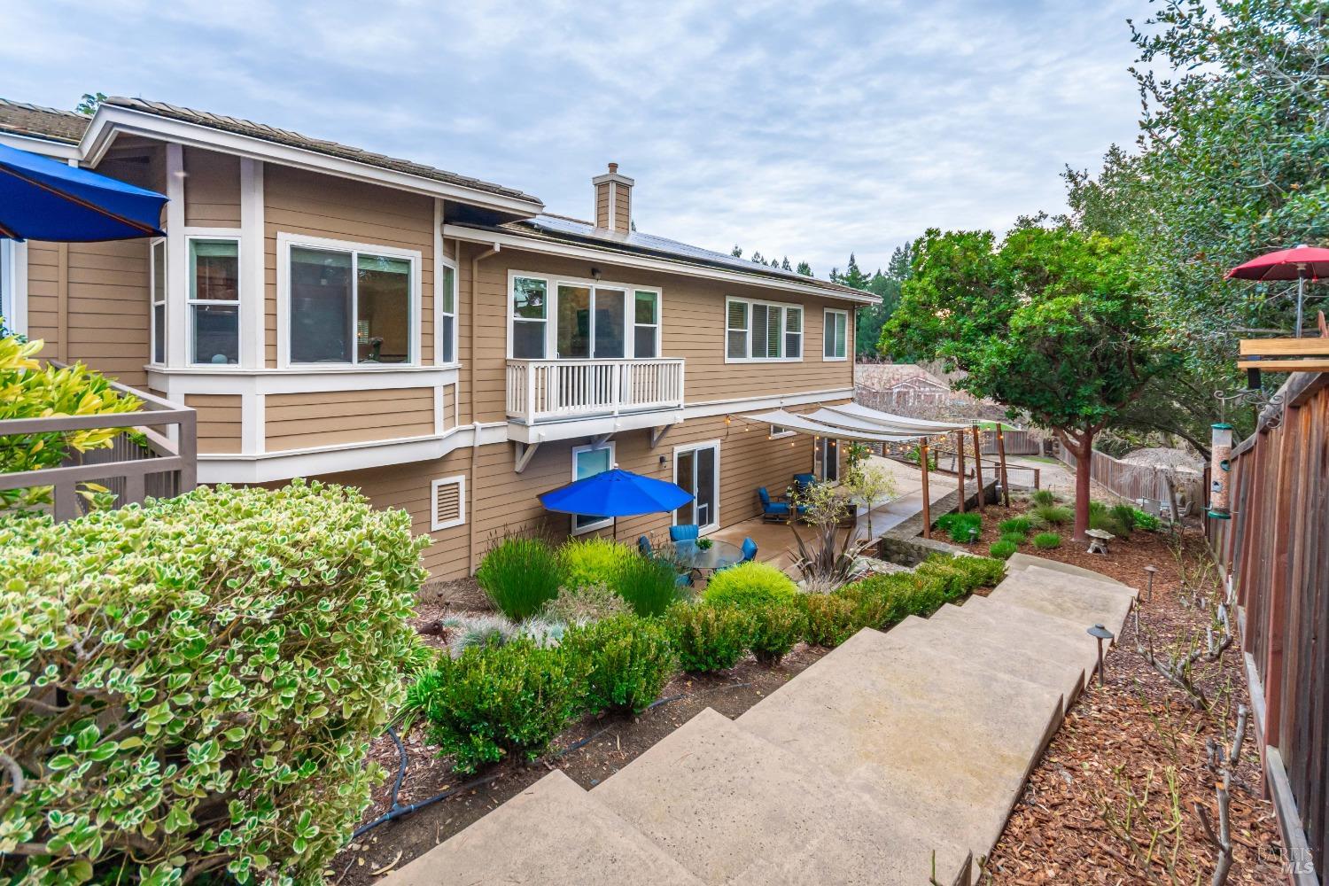 1109 Scenic Pl