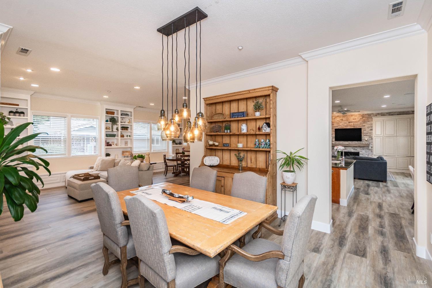 1109 Scenic Pl