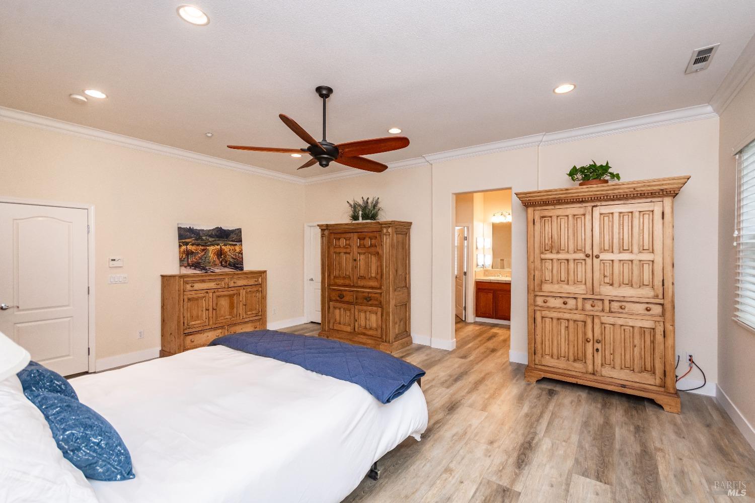 1109 Scenic Pl