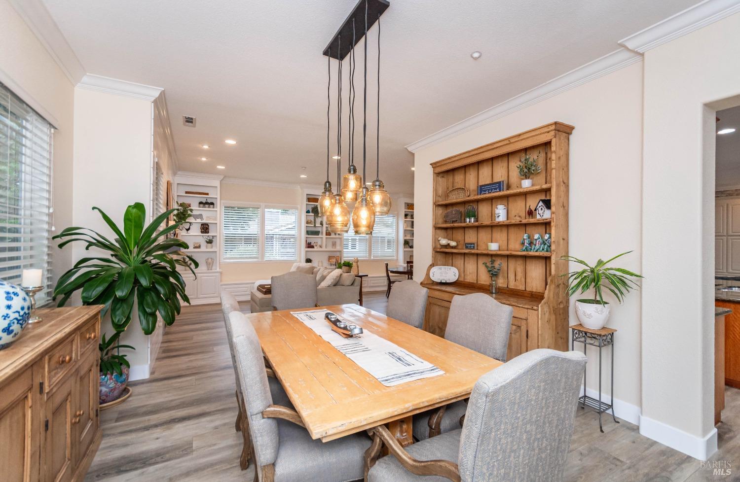 1109 Scenic Pl