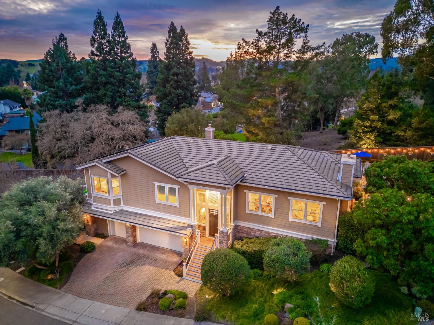 1109 Scenic Pl