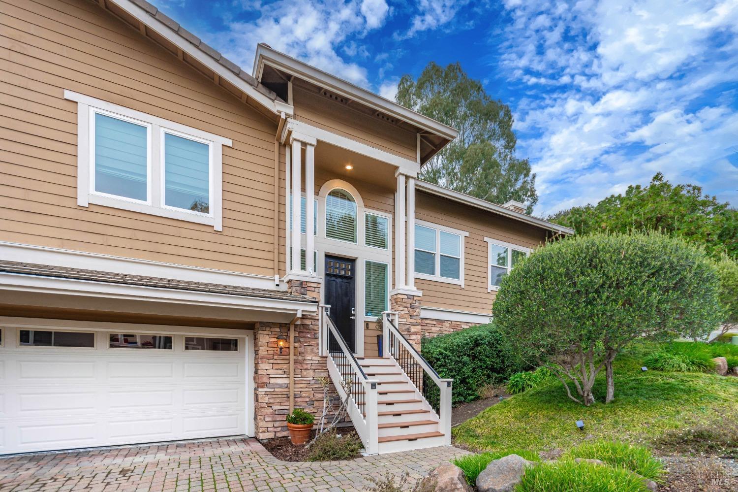 1109 Scenic Pl