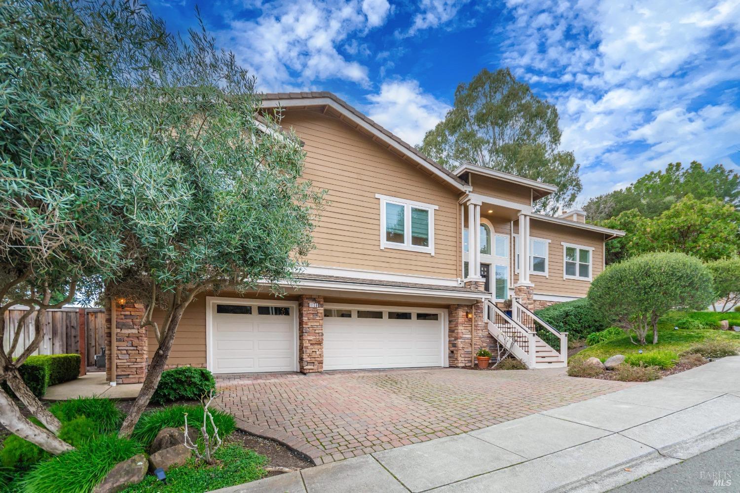 1109 Scenic Pl