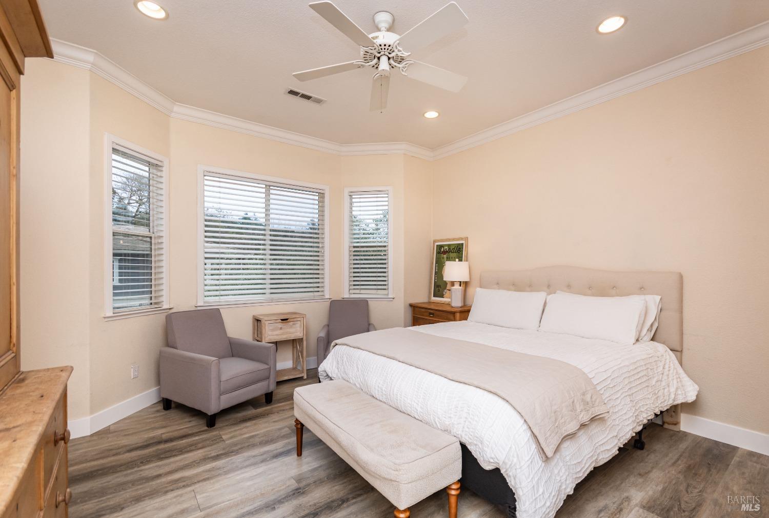 1109 Scenic Pl