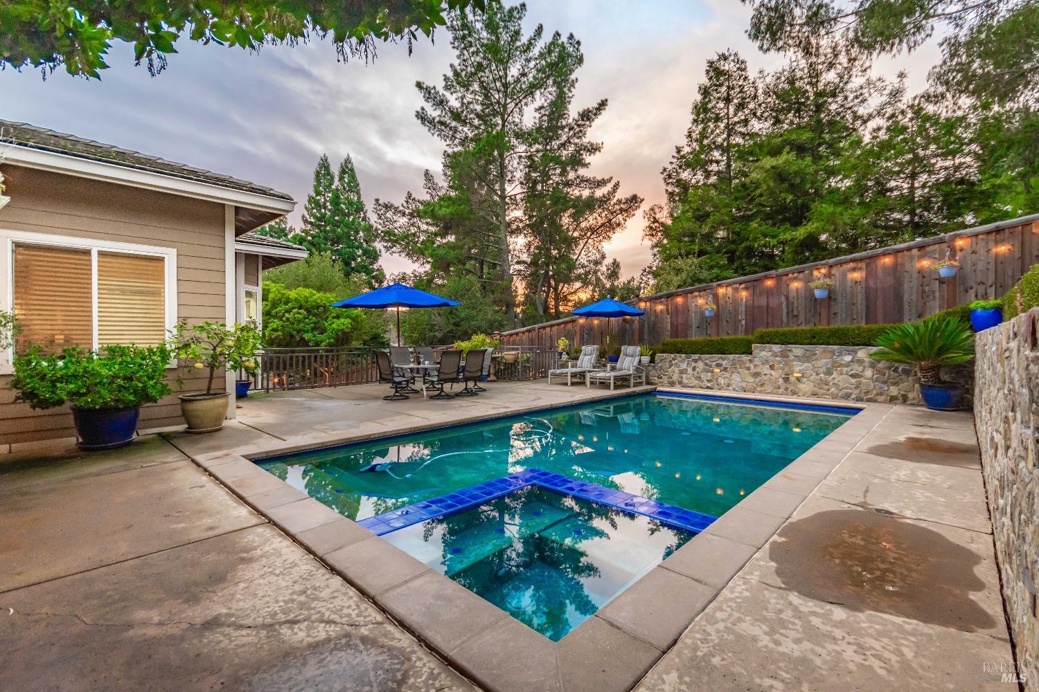 1109 Scenic Pl