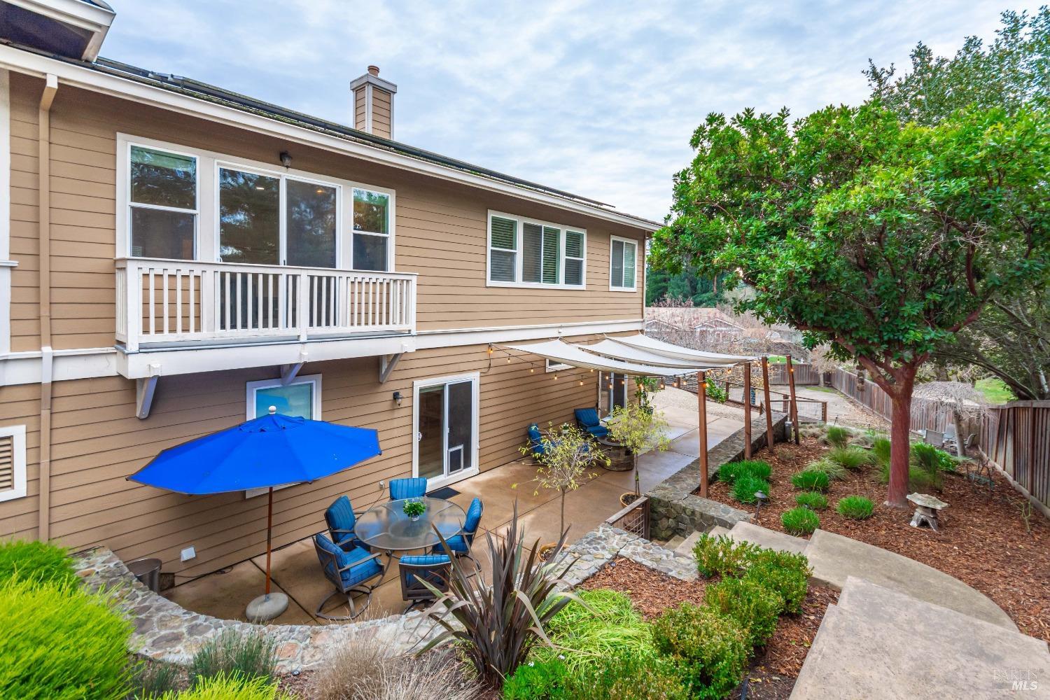 1109 Scenic Pl
