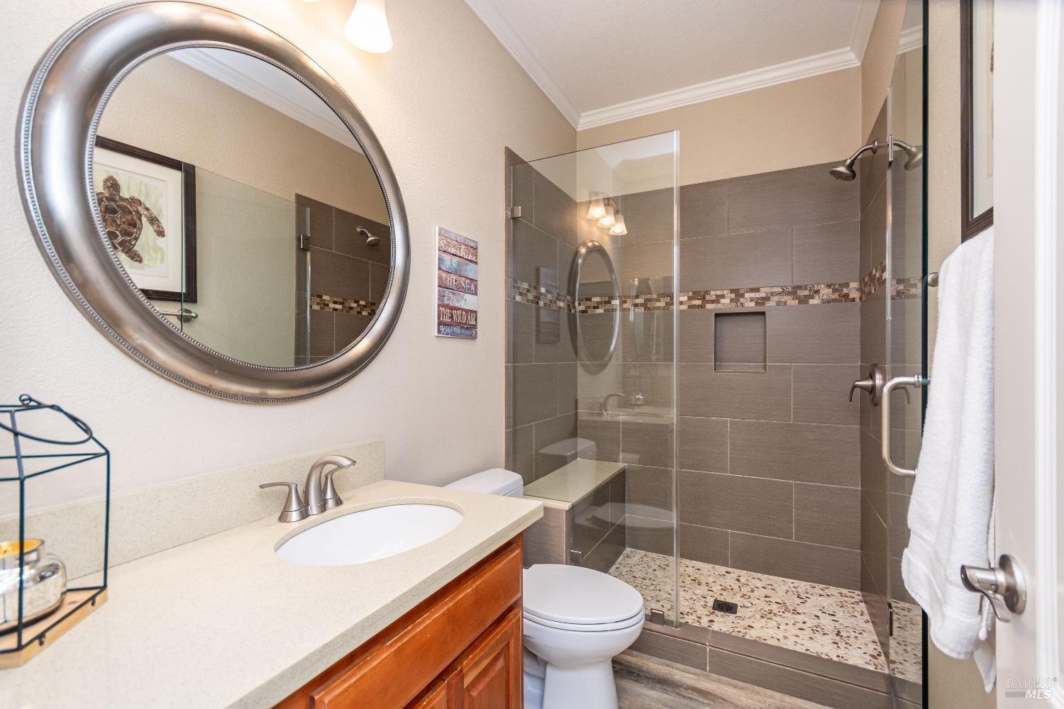 1109 Scenic Pl