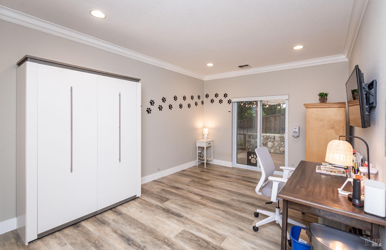 1109 Scenic Pl