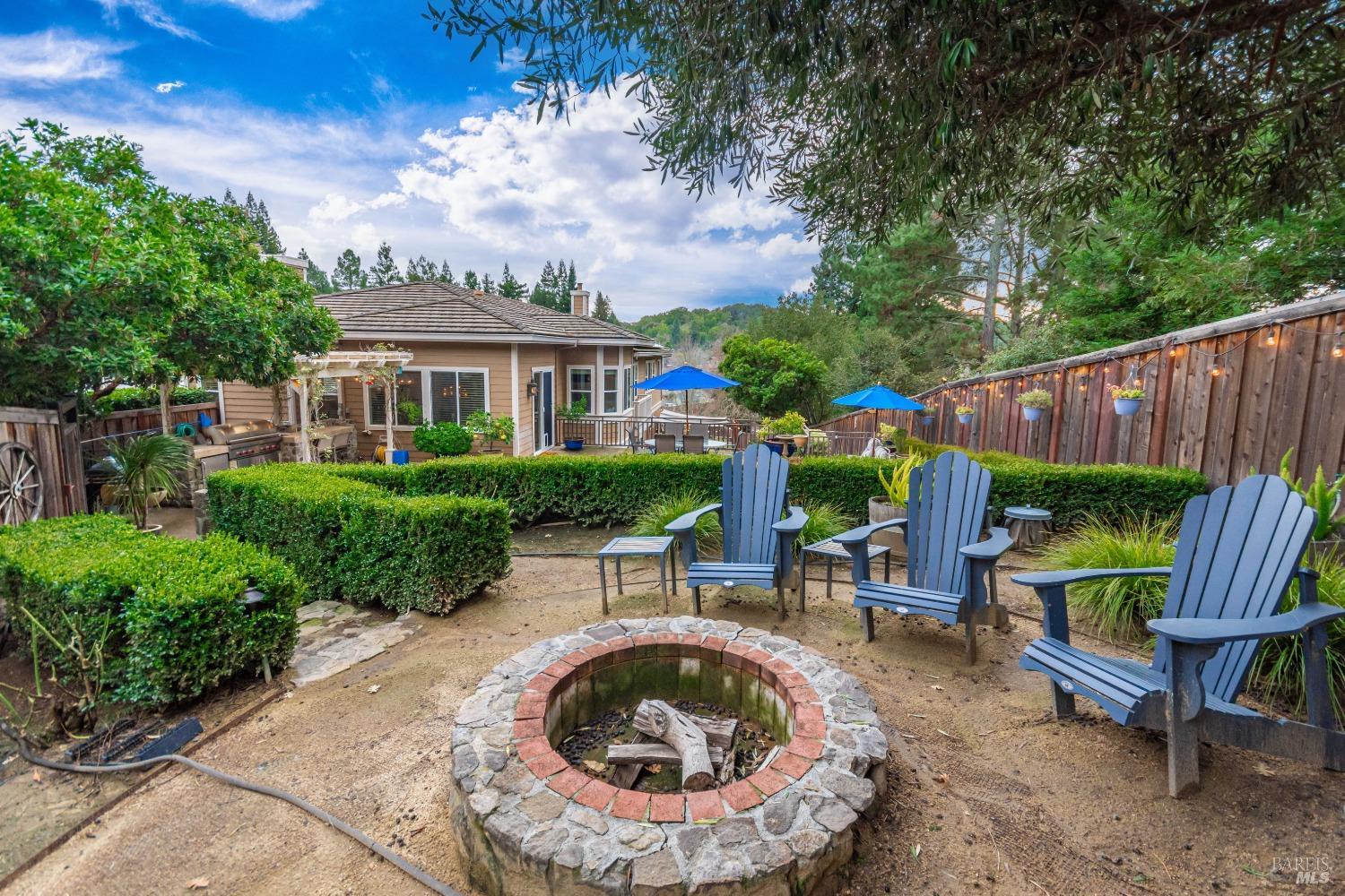 1109 Scenic Pl