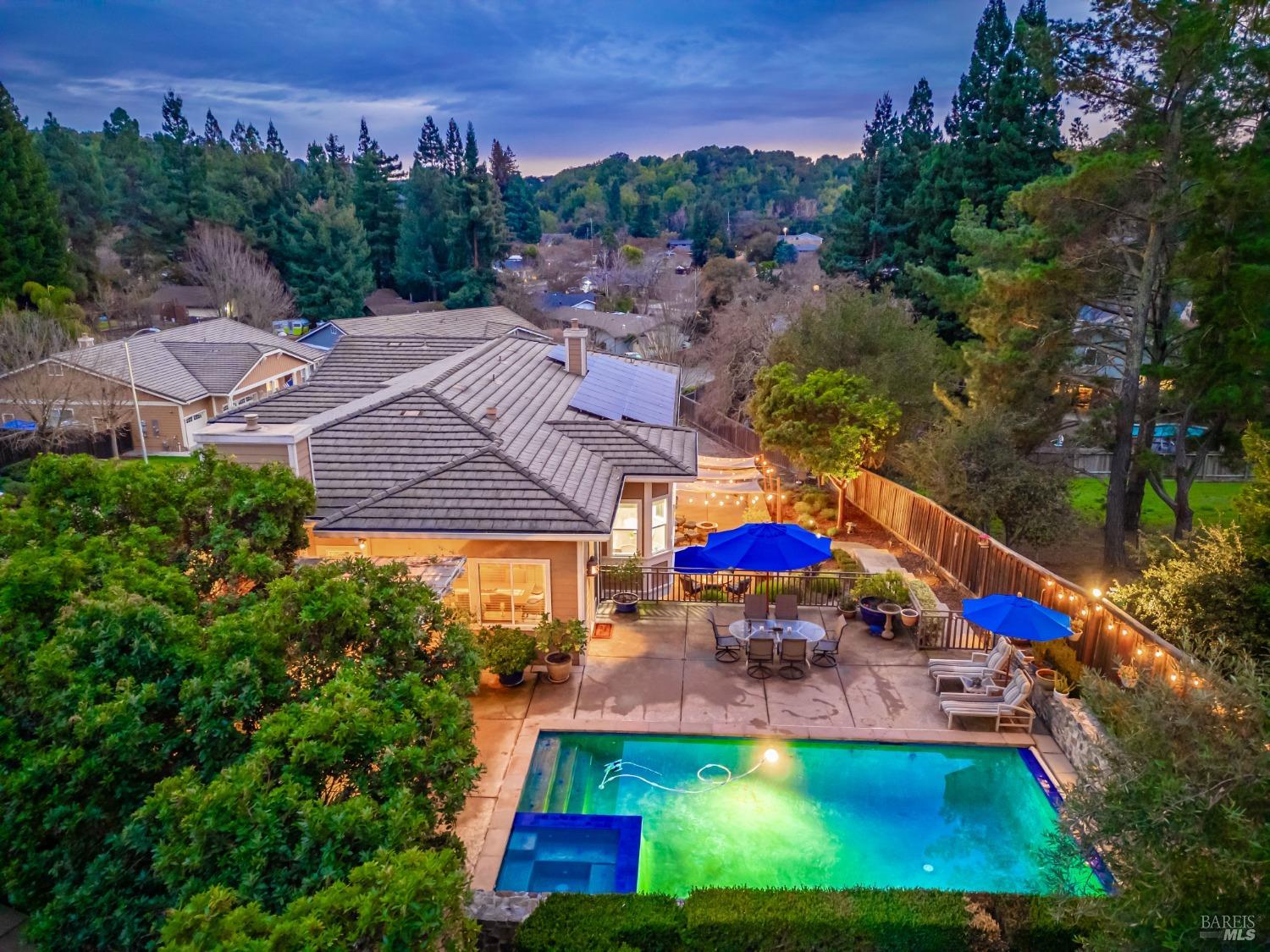 1109 Scenic Pl