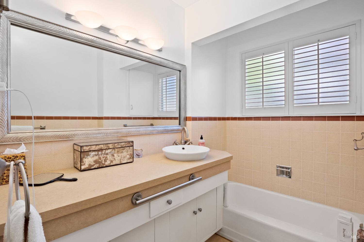 15 Eye St