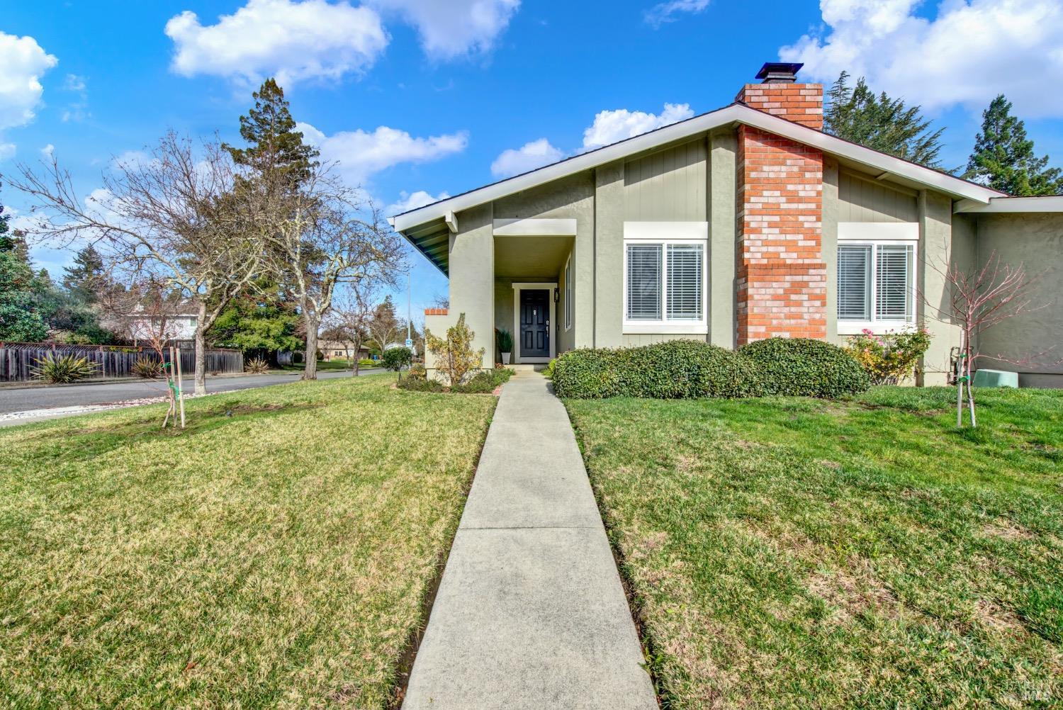 3360 Linda Mesa Way