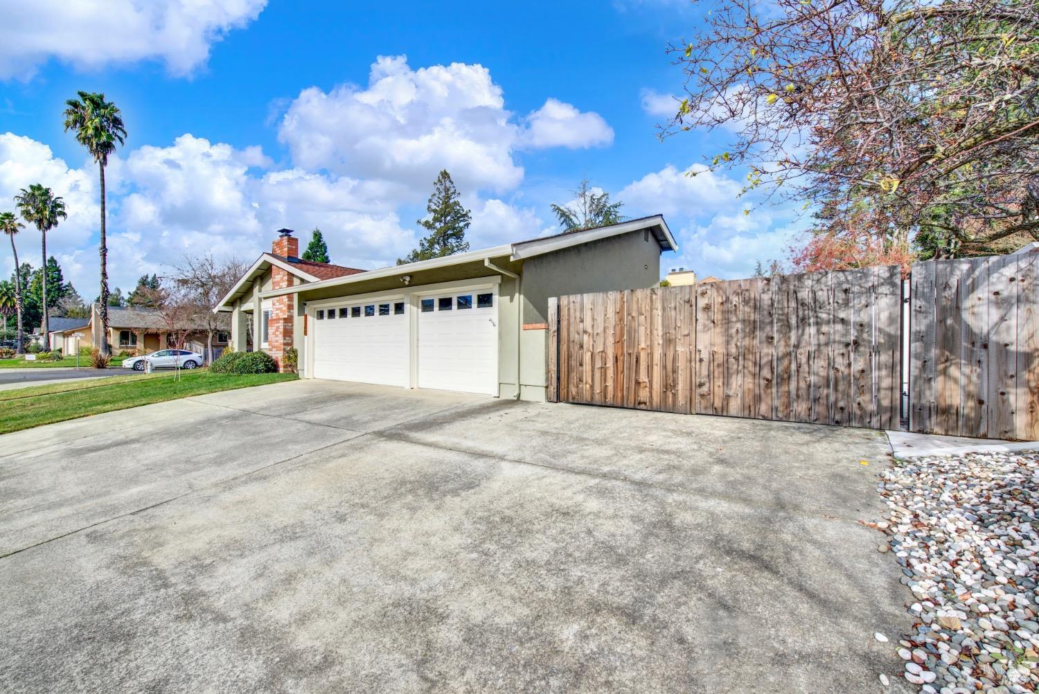 3360 Linda Mesa Way