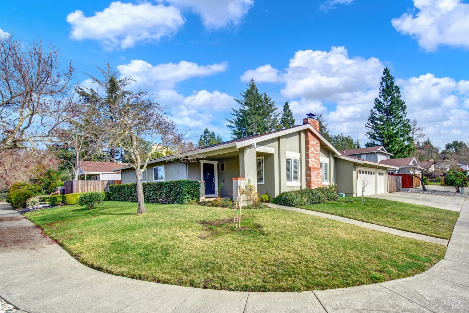 3360 Linda Mesa Way