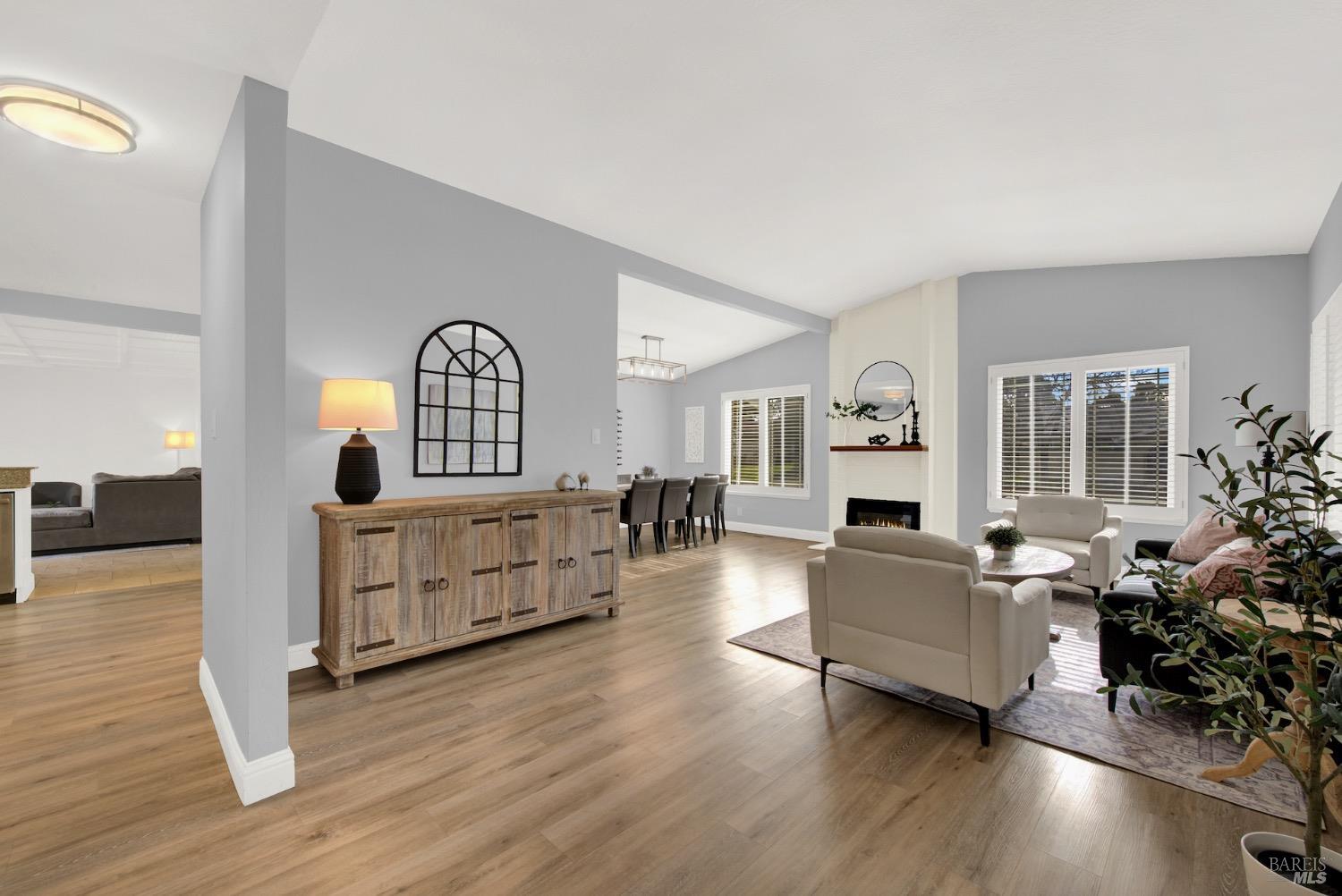 3360 Linda Mesa Way