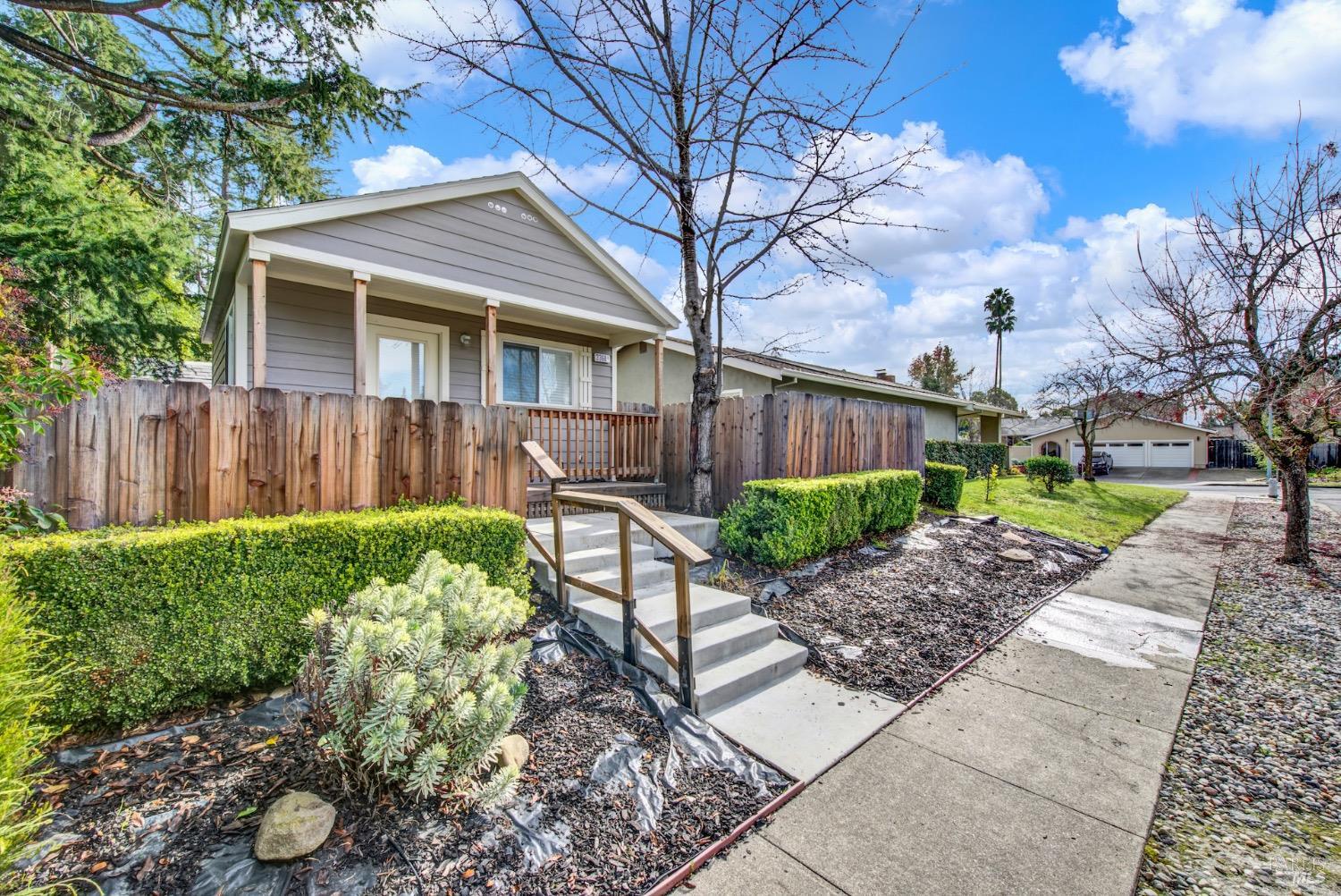 3360 Linda Mesa Way
