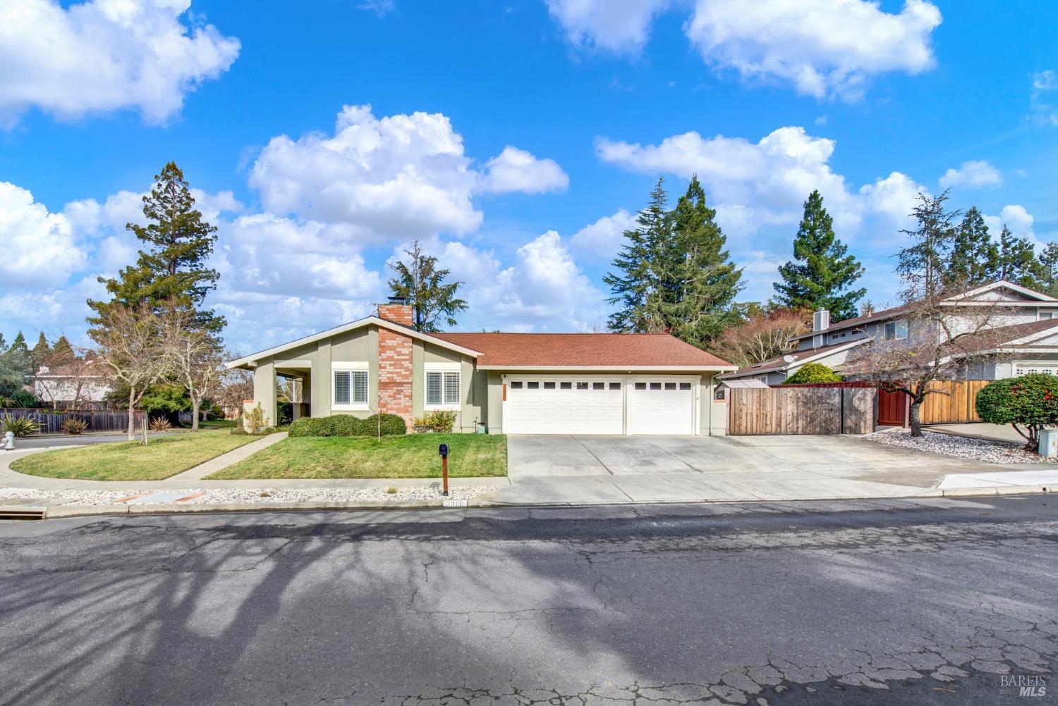 3360 Linda Mesa Way