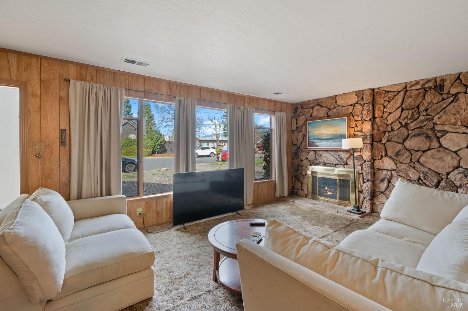 1021 Bella Dr