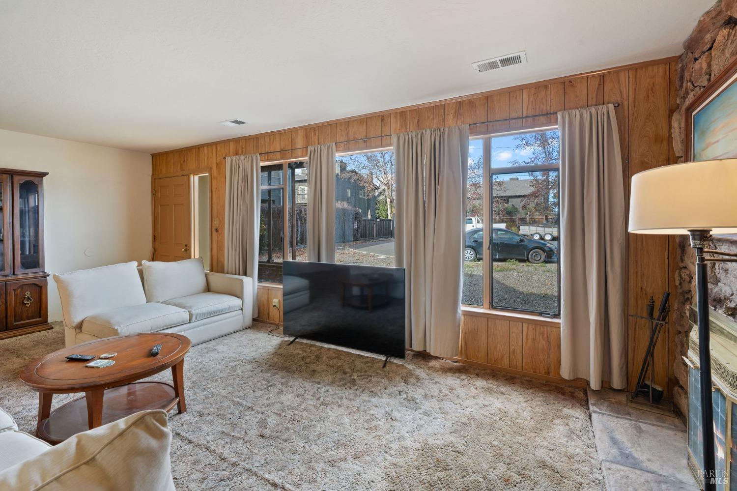 1021 Bella Dr