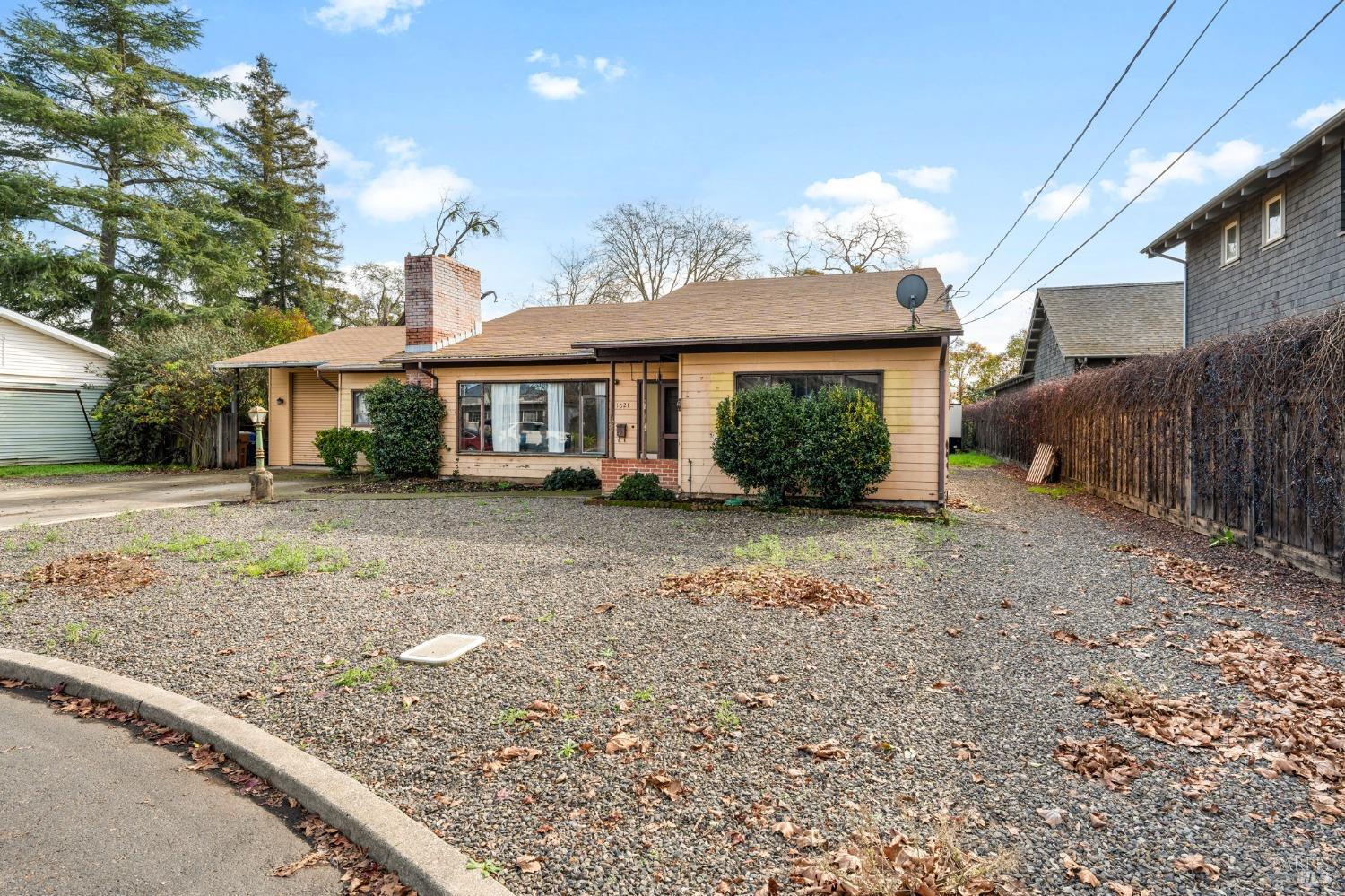 1021 Bella Dr