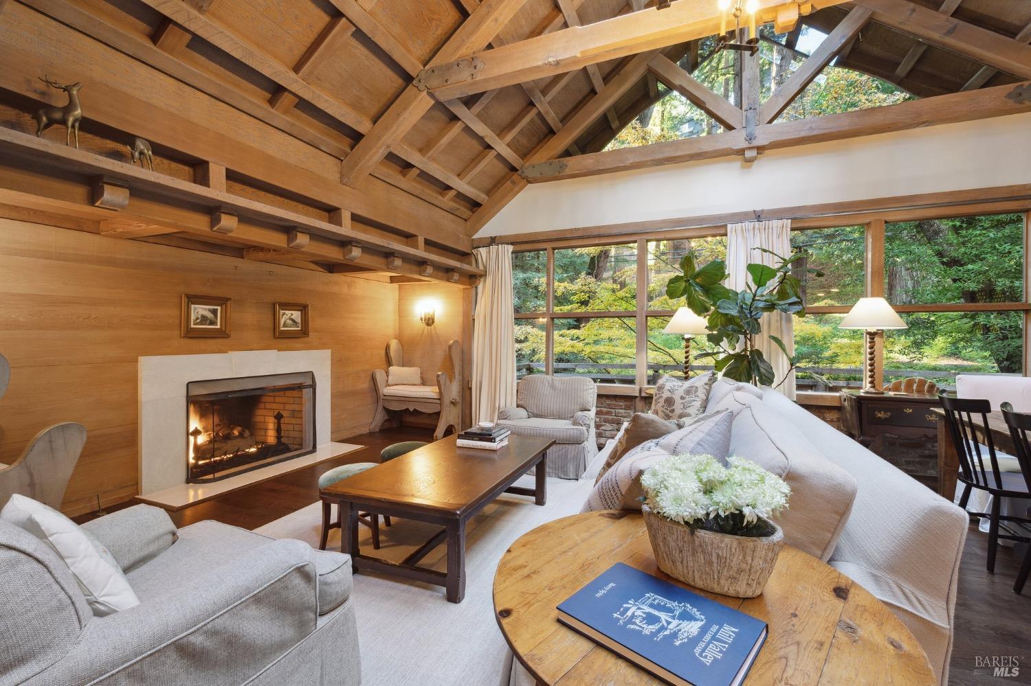 224 Cascade Dr