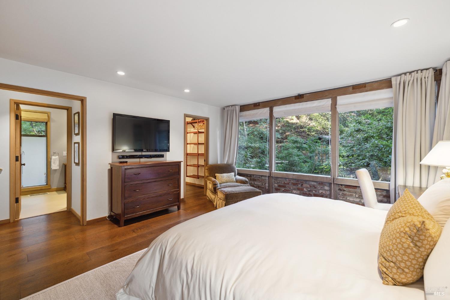 224 Cascade Dr