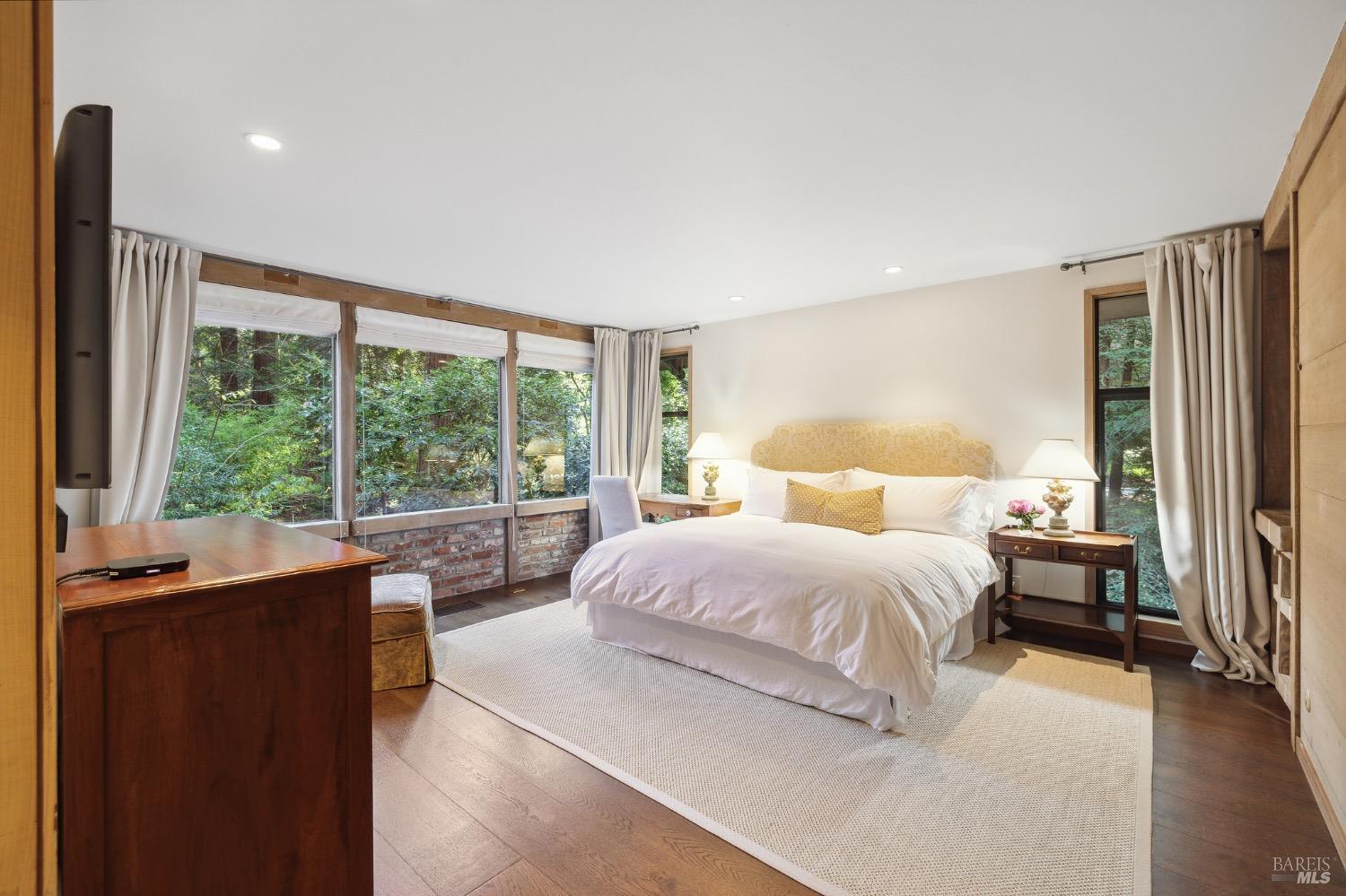 224 Cascade Dr