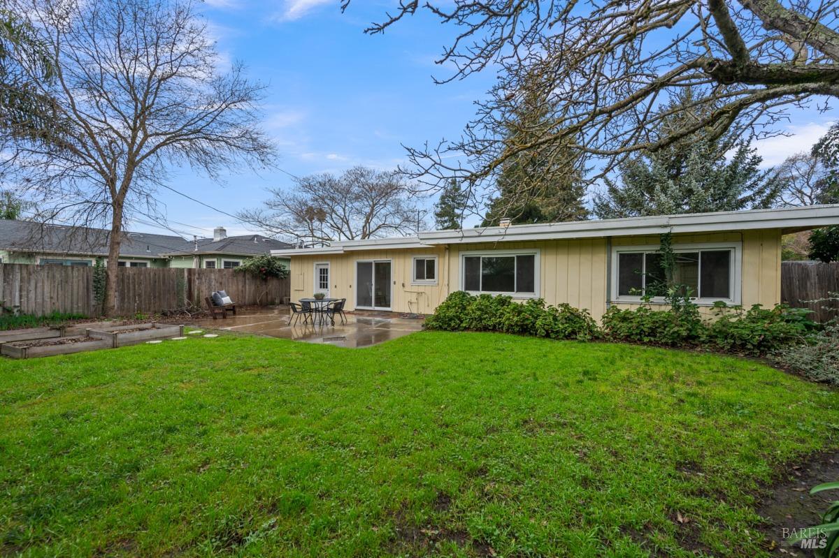 2628 Claremont Dr