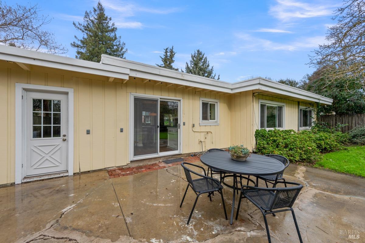 2628 Claremont Dr