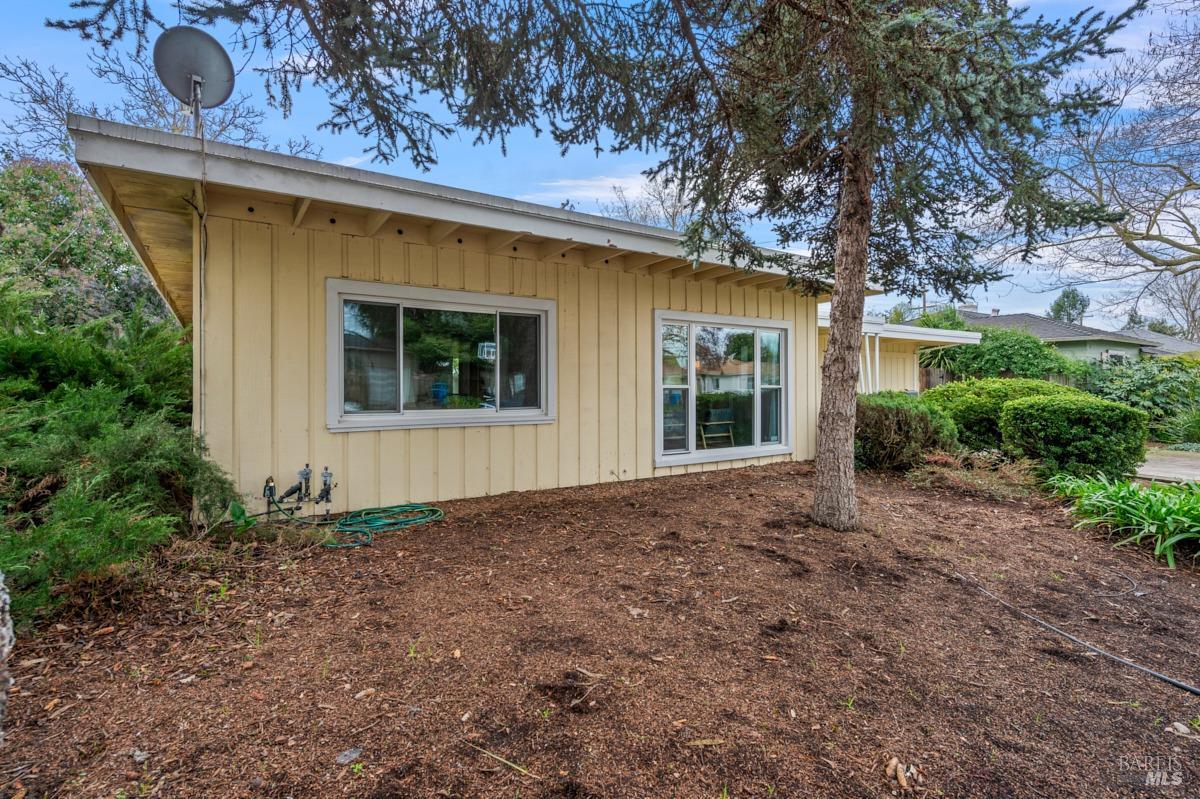 2628 Claremont Dr
